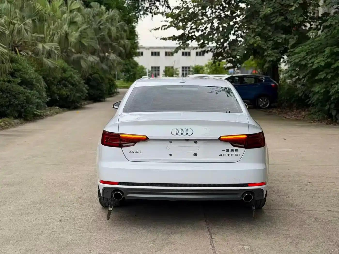Audi A4L 2018 30th Anniversary Edition 40 TFSI Fashion Model — миниатюра 5