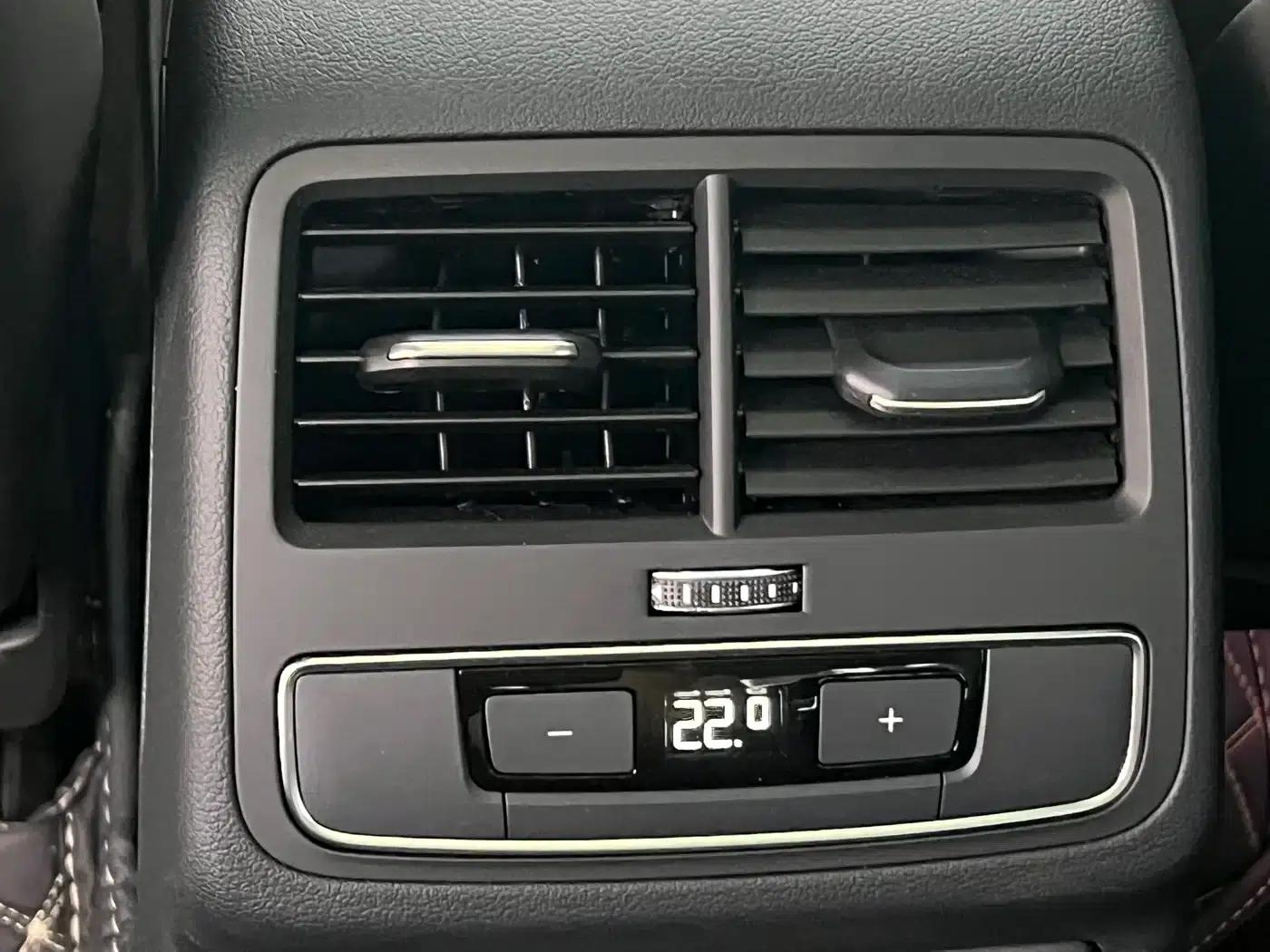 Audi A4L 2025 2 Million Unit Enjoyment Edition 40 TFSI Fashionable and Dynamic Model — миниатюра 13