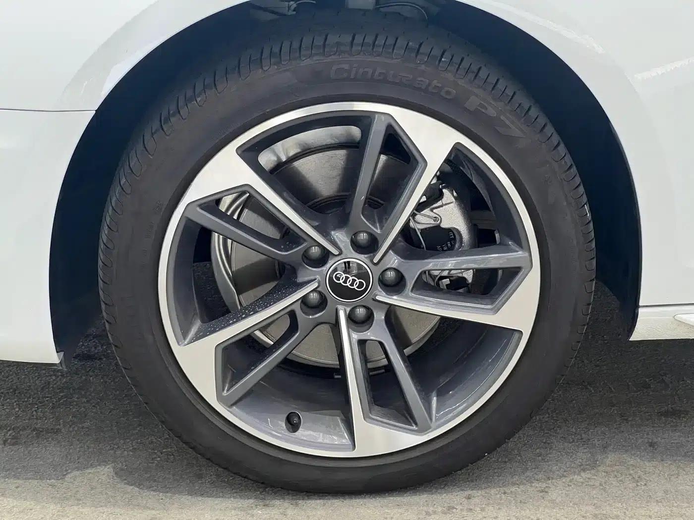 Audi A4L 2025 2 Million Unit Enjoyment Edition 40 TFSI Fashionable and Dynamic Model — миниатюра 15