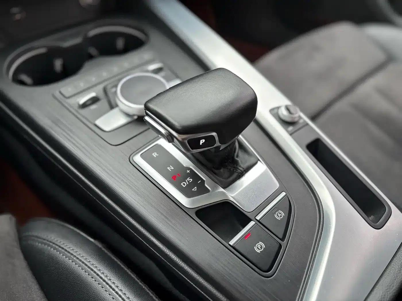 Audi A4L 2018 30th Anniversary Edition 40 TFSI Sport — миниатюра 24