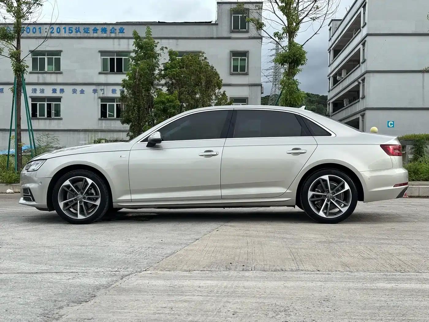 Audi A4L 2018 30th Anniversary Edition 40 TFSI Sport — миниатюра 26