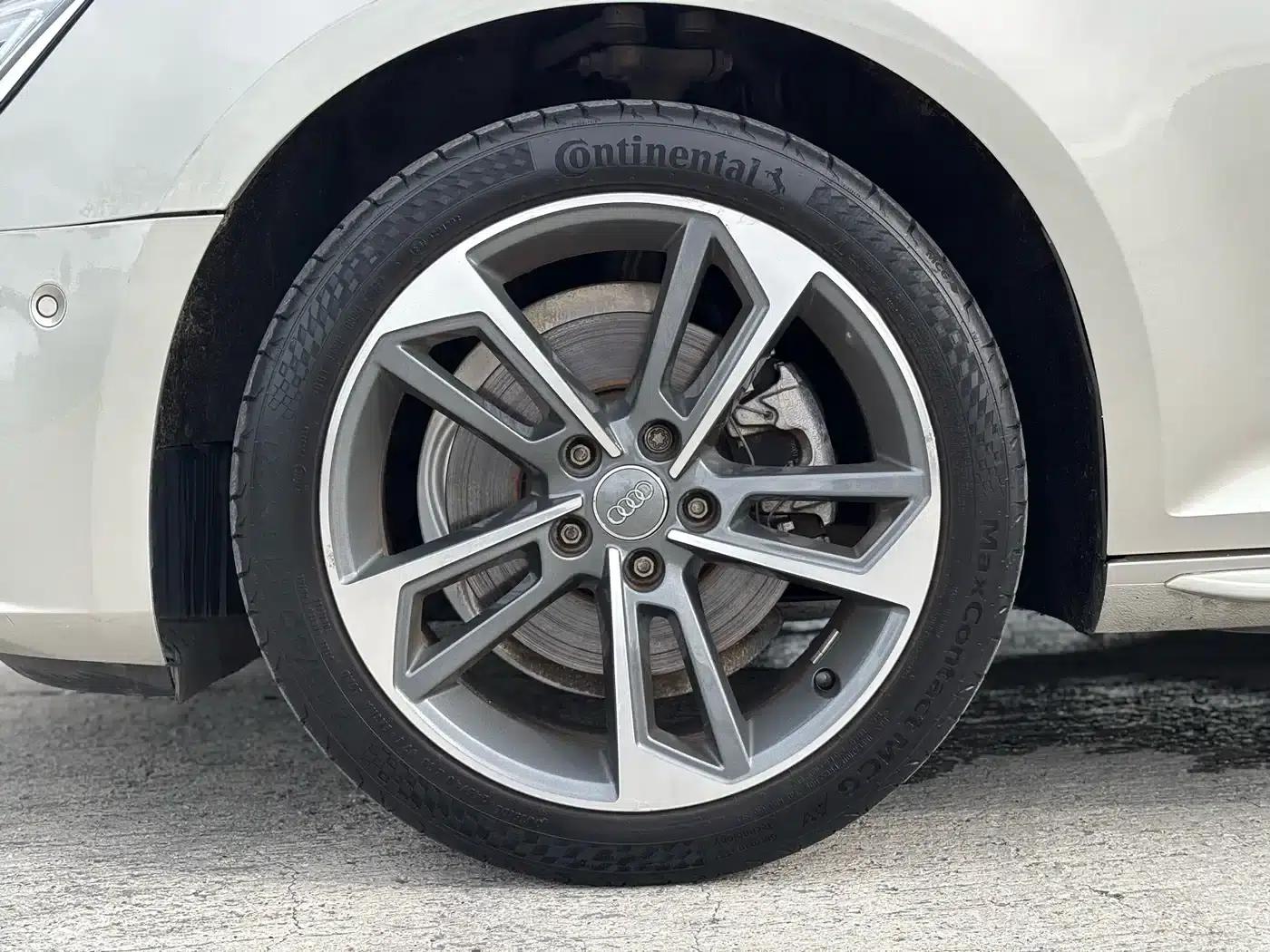 Audi A4L 2018 30th Anniversary Edition 40 TFSI Sport — миниатюра 32