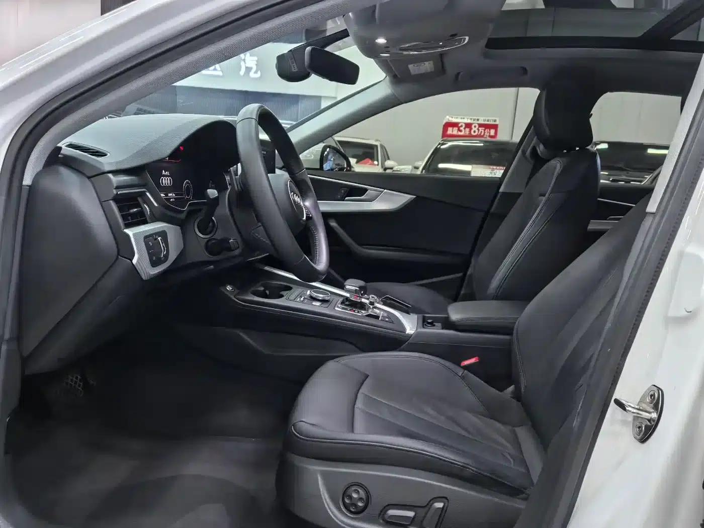 Audi A4L 2018 30th Anniversary Edition 40 TFSI Fashion Model — миниатюра 4