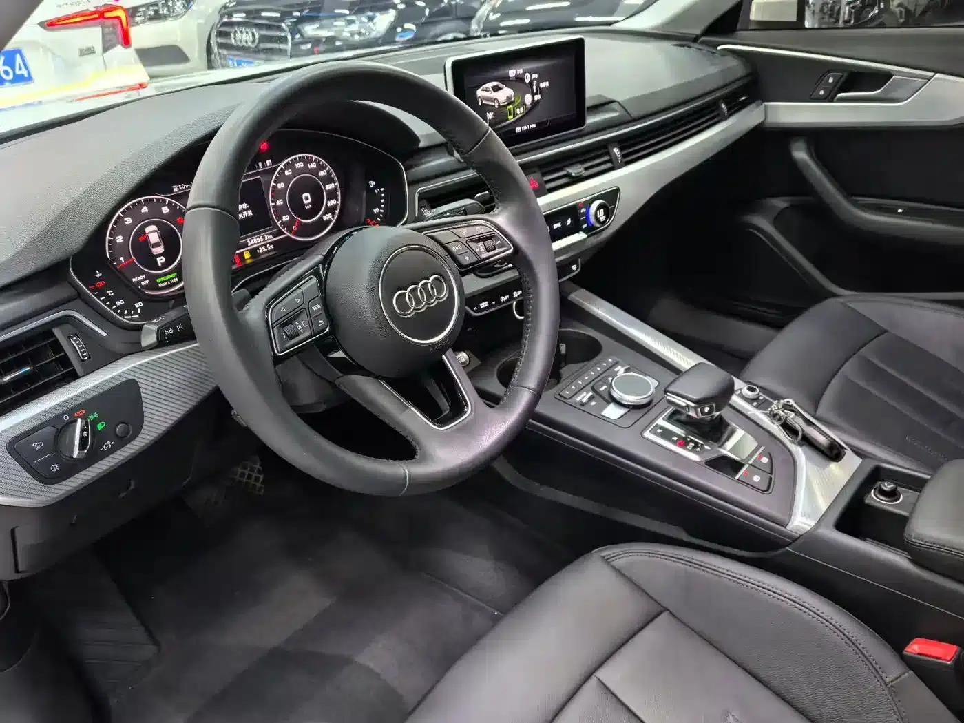 Audi A4L 2018 30th Anniversary Edition 40 TFSI Fashion Model — миниатюра 7