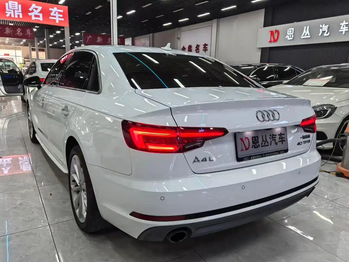 Audi A4L 2018 30th Anniversary Edition 40 TFSI Fashion Model — миниатюра 9