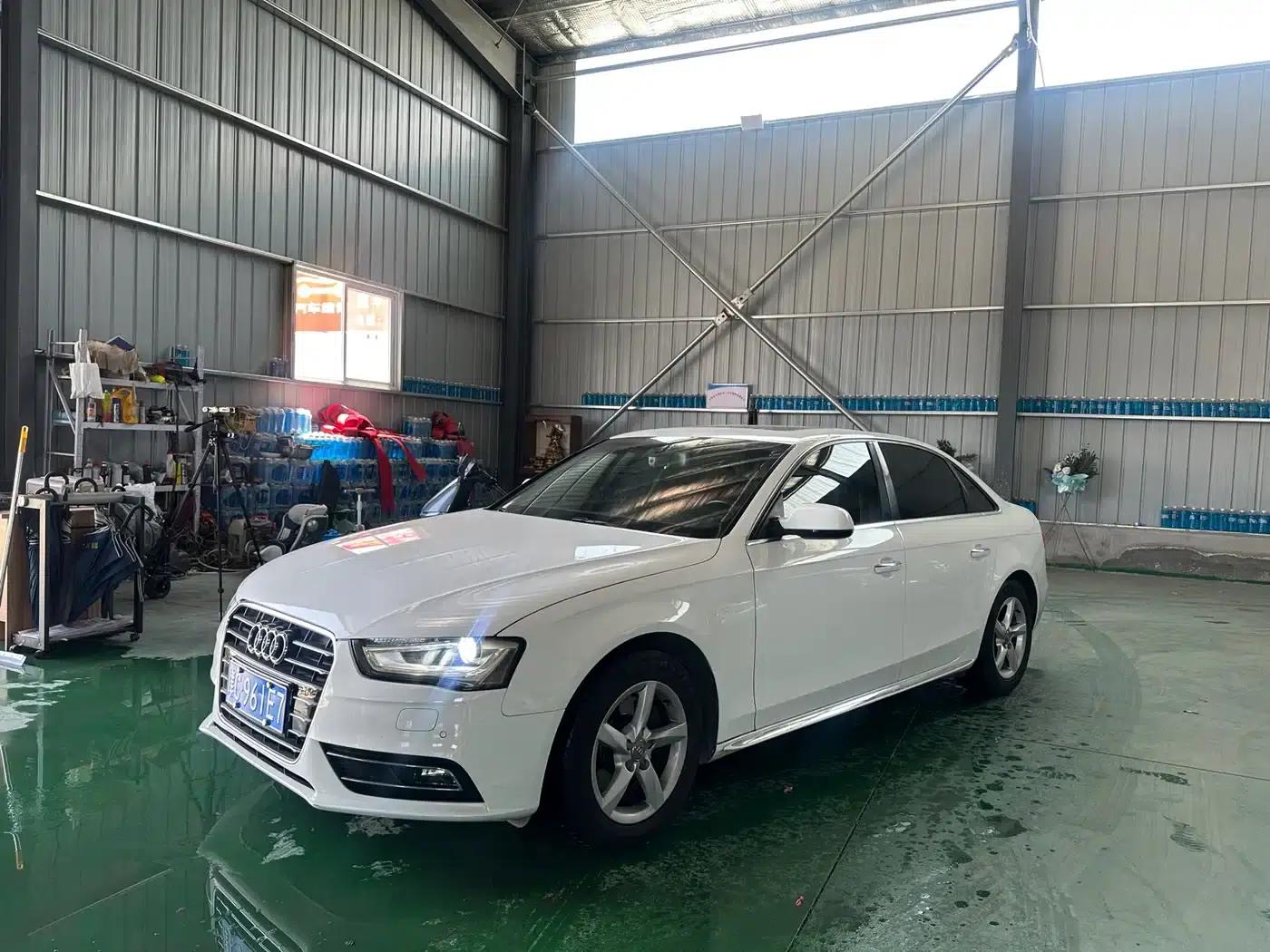 Audi A4L 2015 35 TFSI Automatic Standard Edition — миниатюра 1