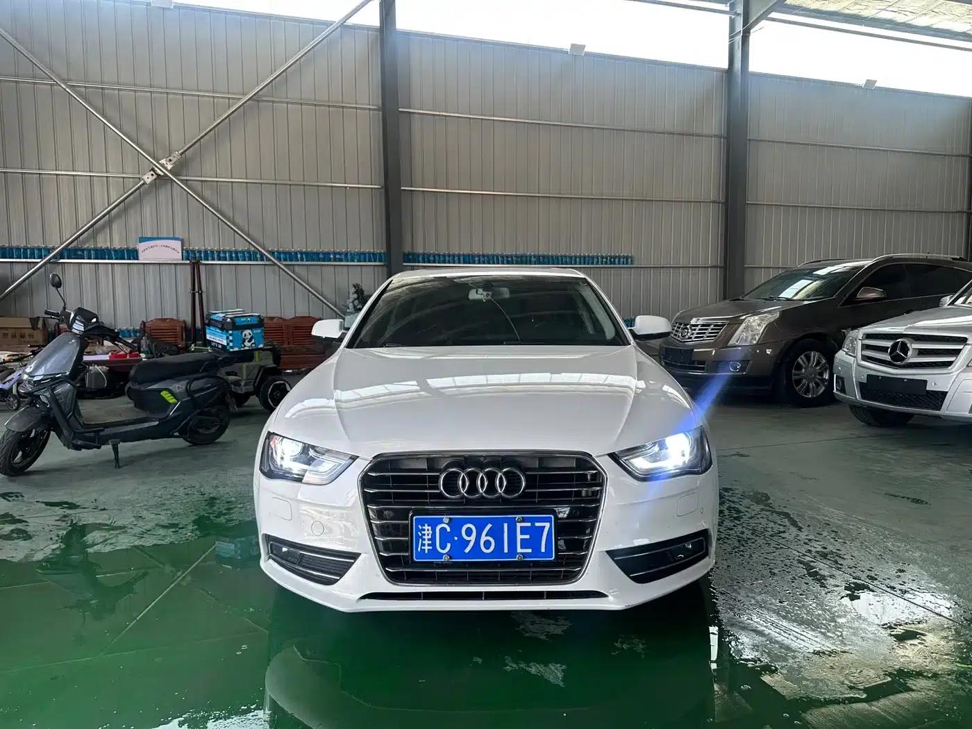 Audi A4L 2015 35 TFSI Automatic Standard Edition — миниатюра 2