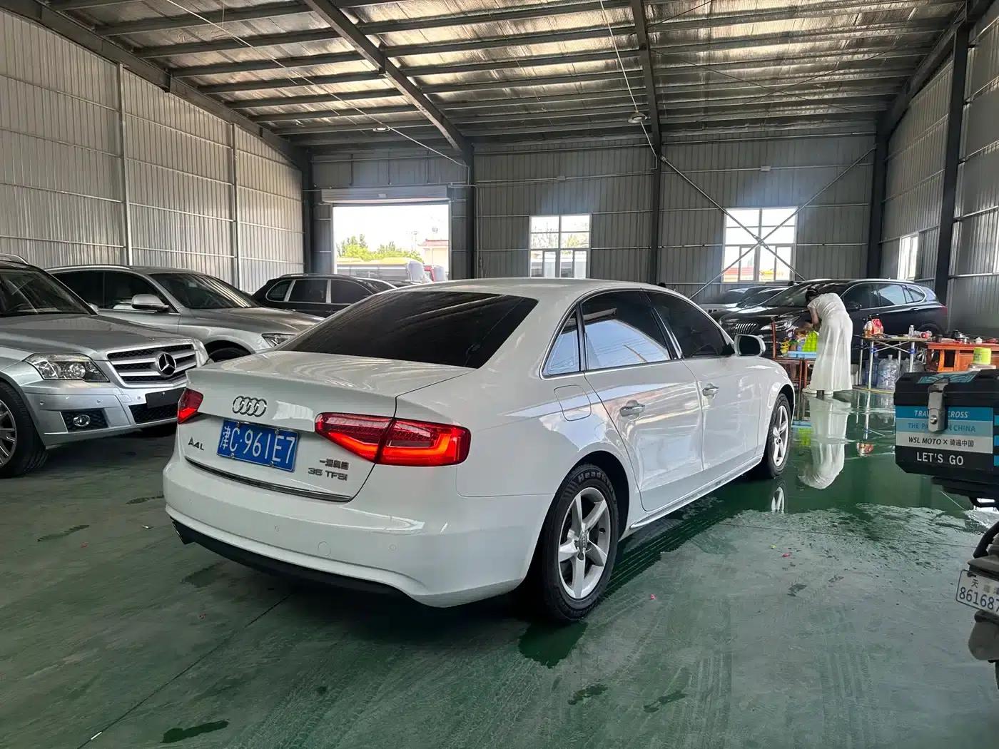Audi A4L 2015 35 TFSI Automatic Standard Edition — миниатюра 9