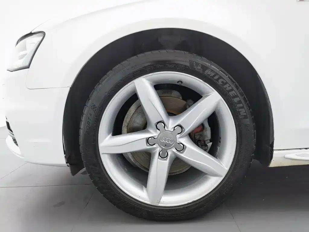 Audi A4L 2016 35 TFSI Classic Edition S line Luxury — миниатюра 17
