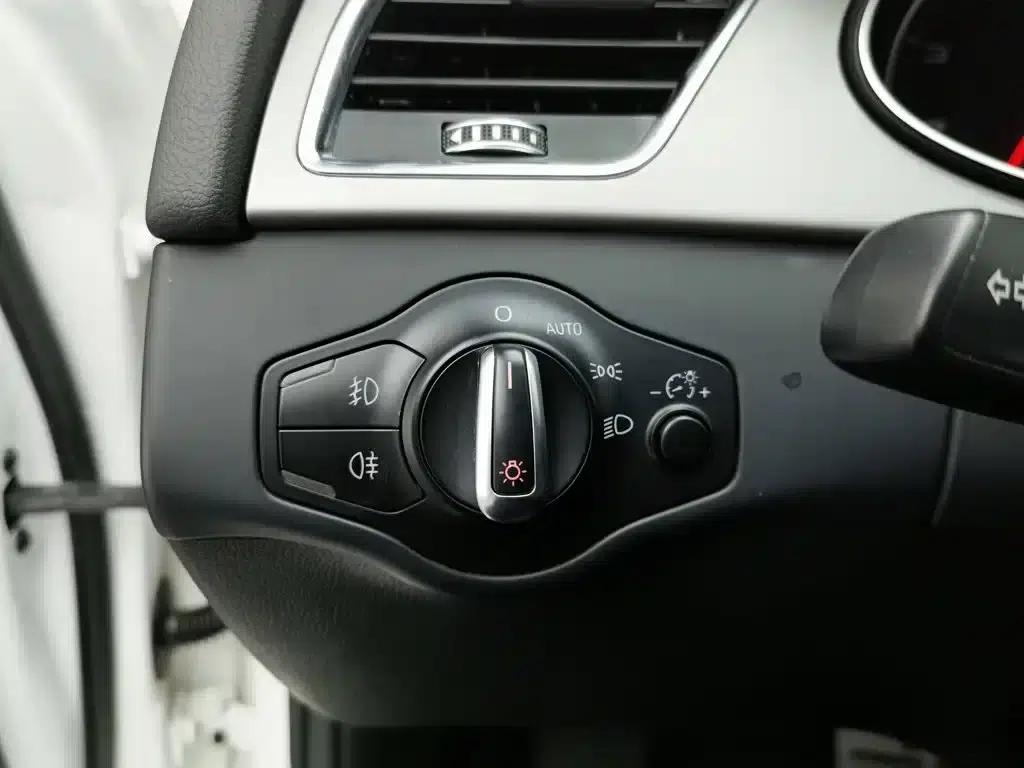 Audi A4L 2016 35 TFSI Classic Edition S line Luxury — миниатюра 21