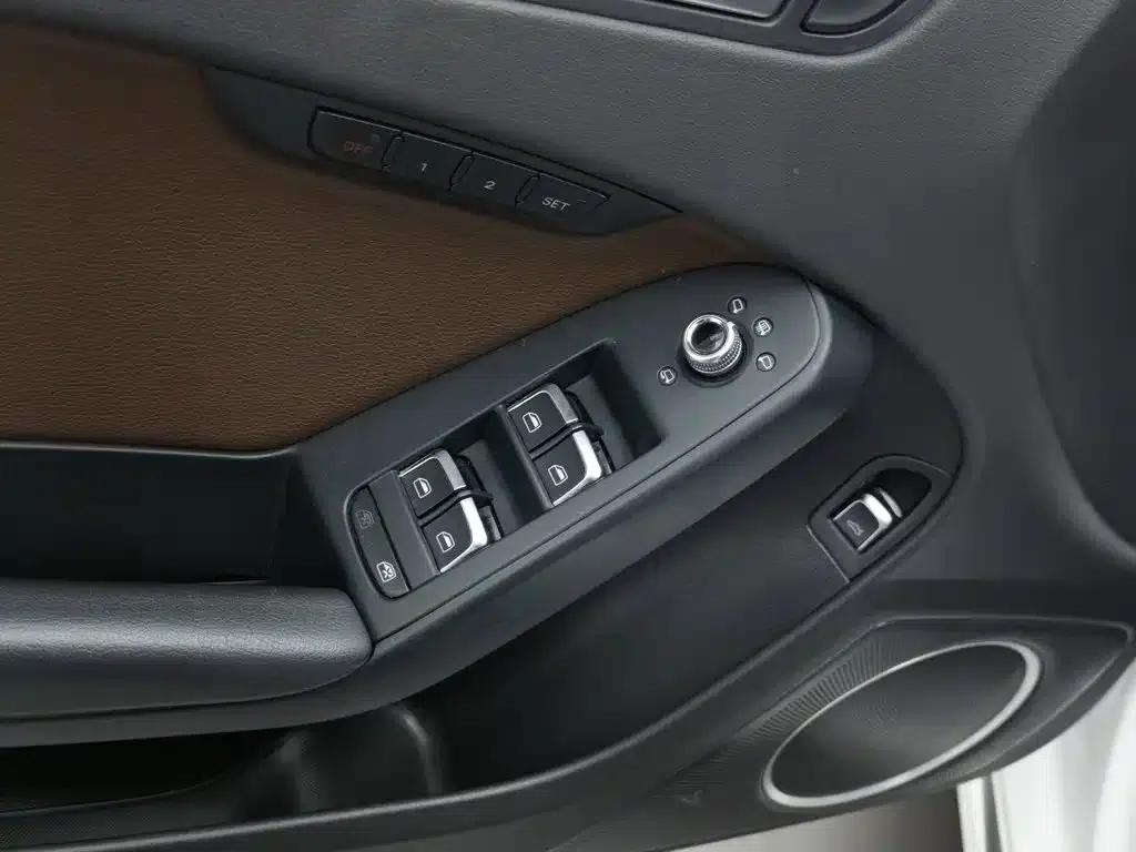 Audi A4L 2016 35 TFSI Classic Edition S line Luxury — миниатюра 9