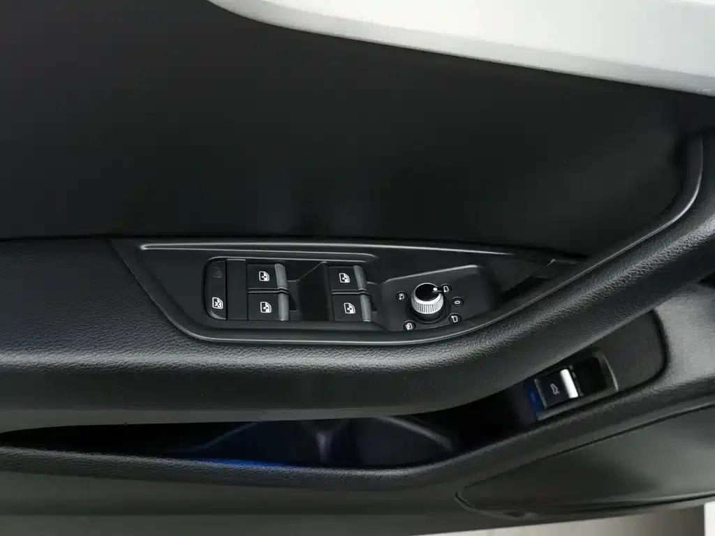 Audi A4L 2020 40 TFSI Fashion Dynamic Edition — миниатюра 9