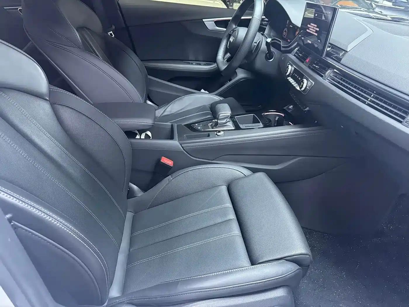 Audi A4L 2025 2 Million Unit Enjoyment Edition 40 TFSI Luxury Dynamic Model — миниатюра 11