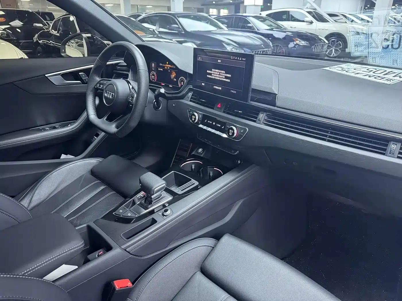 Audi A4L 2025 2 Million Unit Enjoyment Edition 40 TFSI Luxury Dynamic Model — миниатюра 12