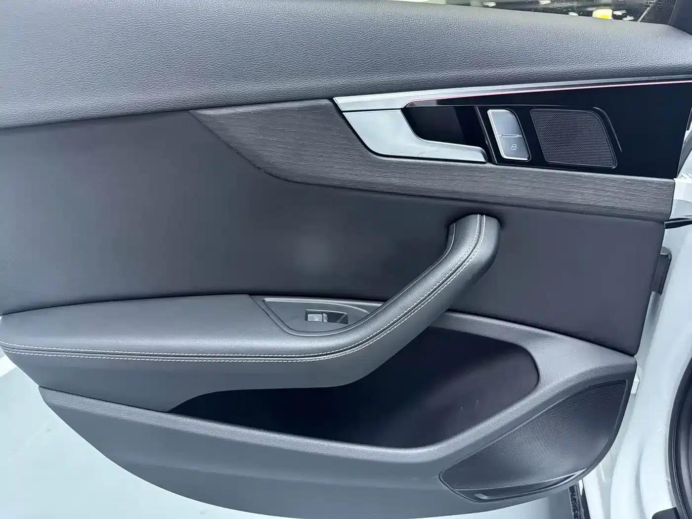 Audi A4L 2025 2 Million Unit Enjoyment Edition 40 TFSI Luxury Dynamic Model — миниатюра 7
