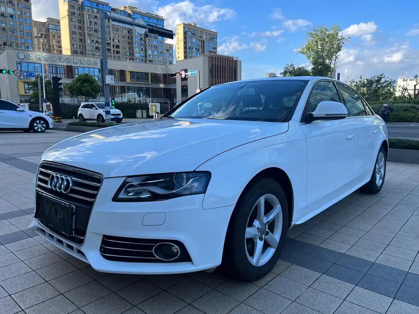 Audi A4L 2012 2.0 TFSI Automatic Comfort — миниатюра 1