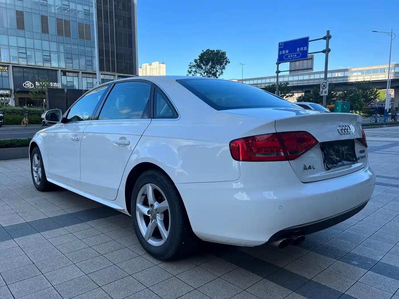 Audi A4L 2012 2.0 TFSI Automatic Comfort — миниатюра 16