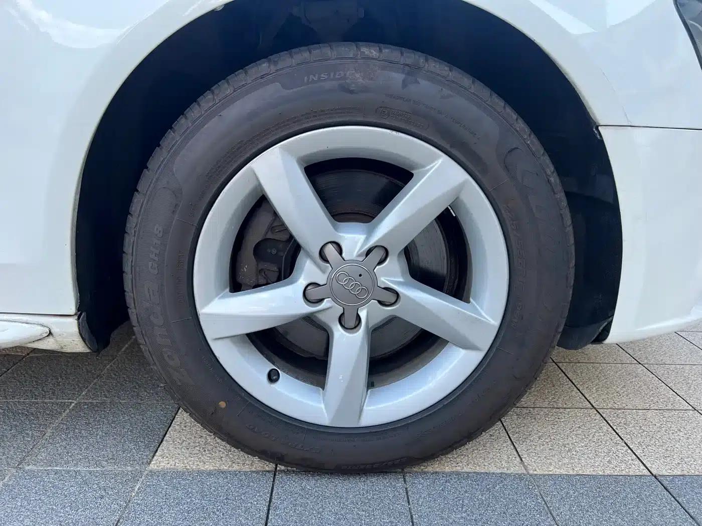 Audi A4L 2012 2.0 TFSI Automatic Comfort — миниатюра 6