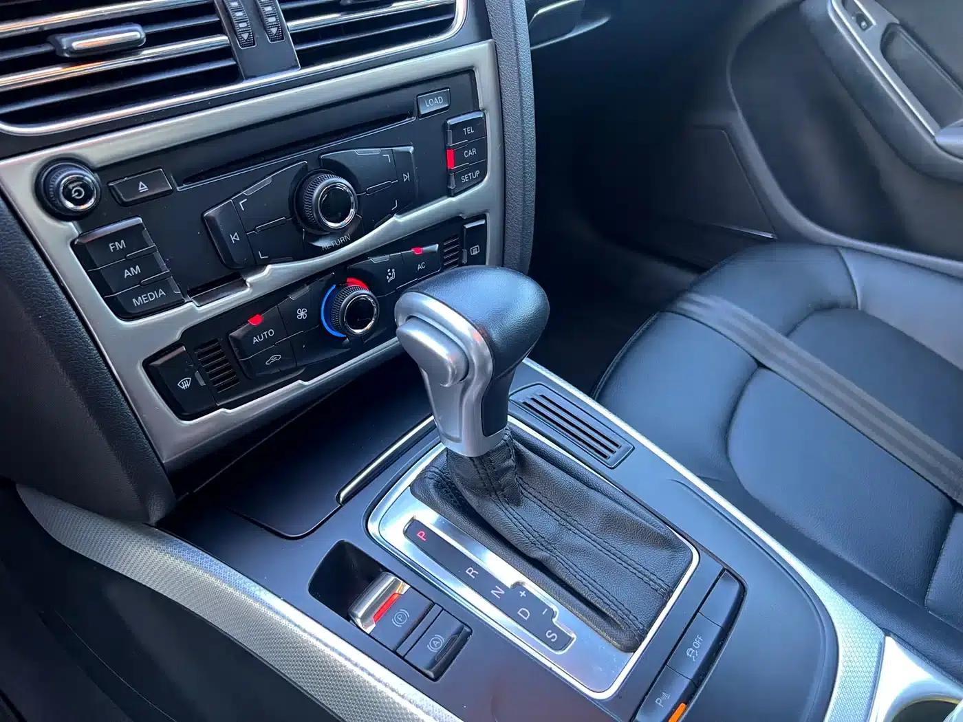 Audi A4L 2012 2.0 TFSI Automatic Comfort — миниатюра 9