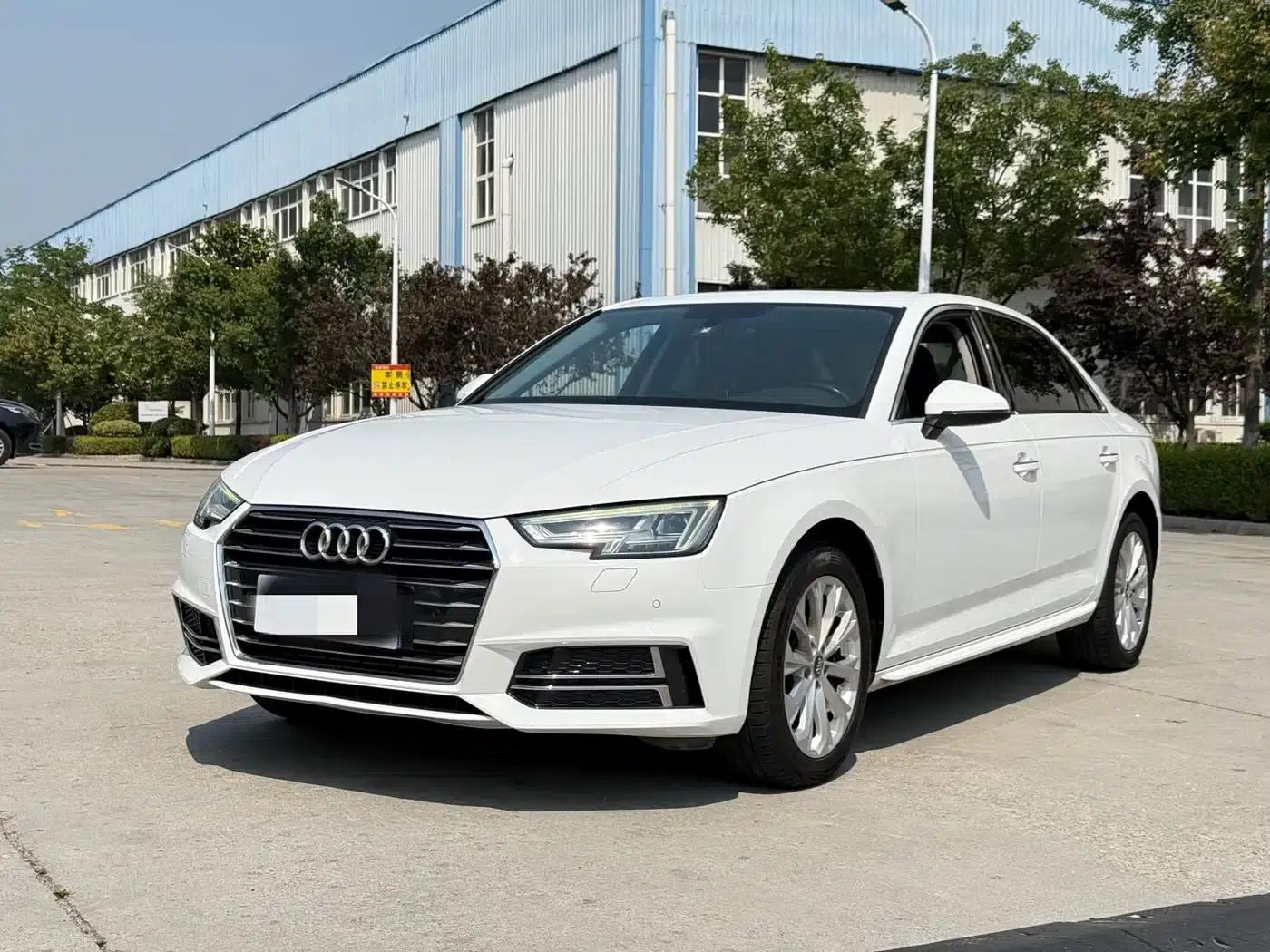 Audi A4L 2019 40 TFSI Progressive (National V Emission Standard) — миниатюра 1