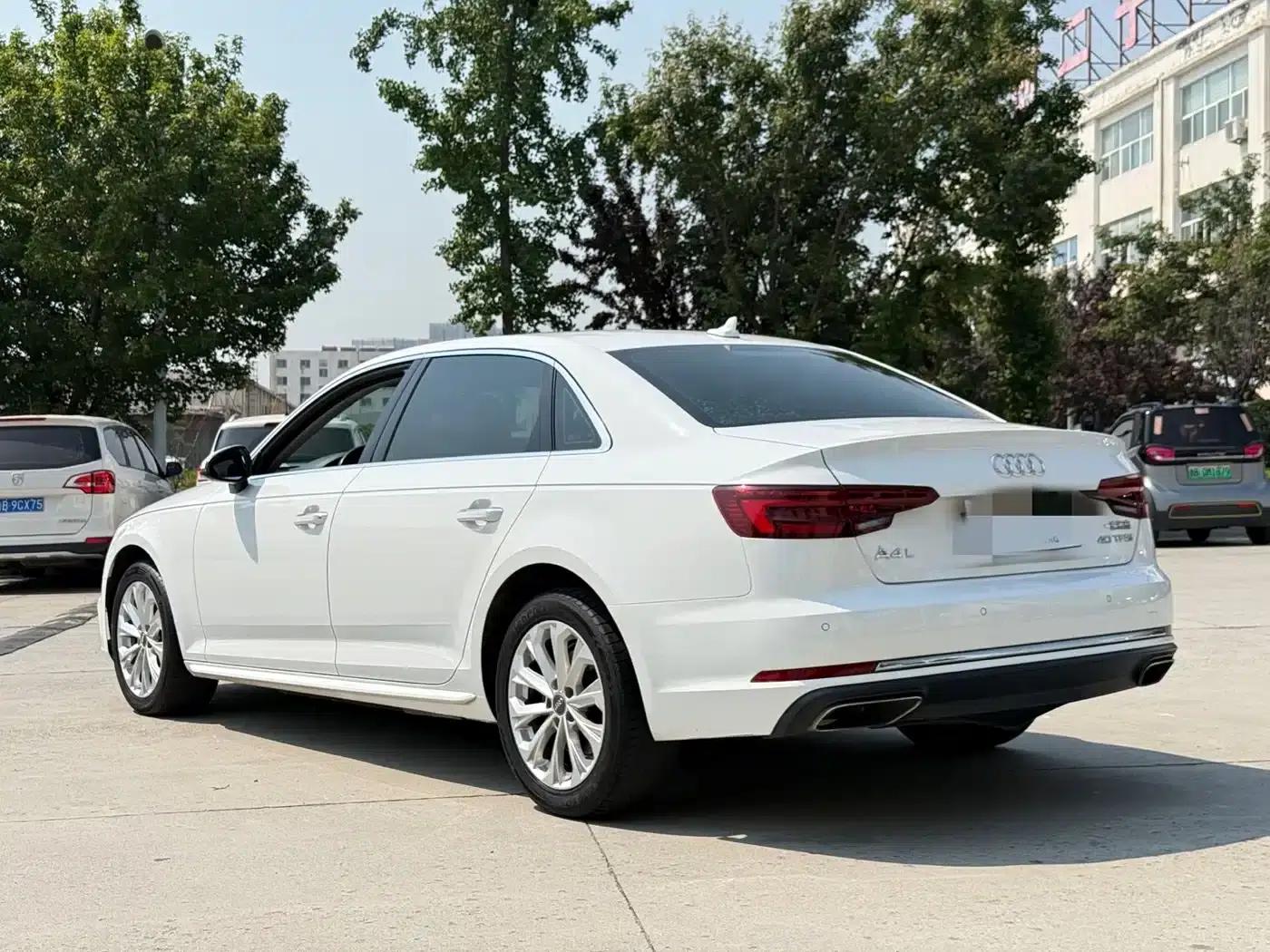 Audi A4L 2019 40 TFSI Progressive (National V Emission Standard) — миниатюра 3