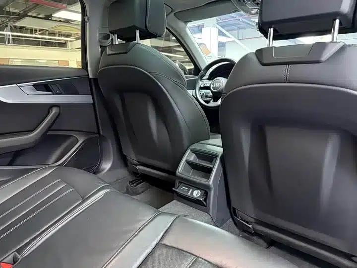 Audi A4L 2022 40 TFSI Fashion Dynamic Edition — миниатюра 11