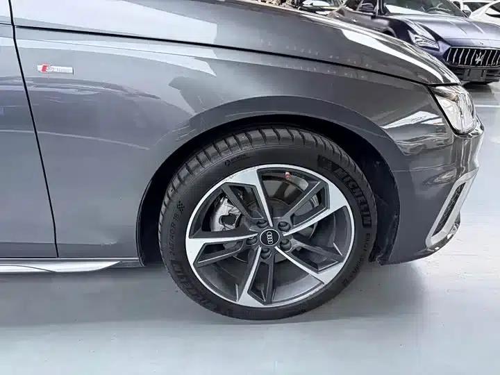 Audi A4L 2022 40 TFSI Fashion Dynamic Edition — миниатюра 18