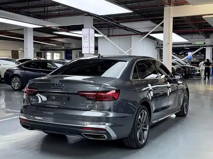 Audi A4L 2022 40 TFSI Fashion Dynamic Edition — миниатюра 19