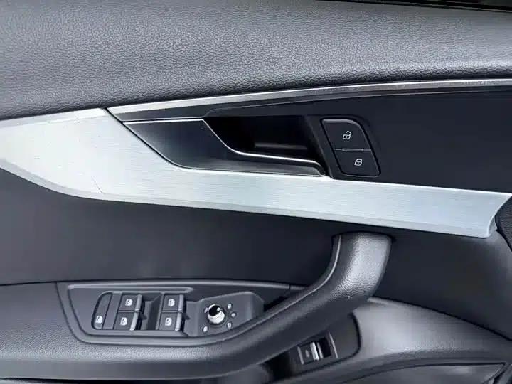 Audi A4L 2022 40 TFSI Fashion Dynamic Edition — миниатюра 6