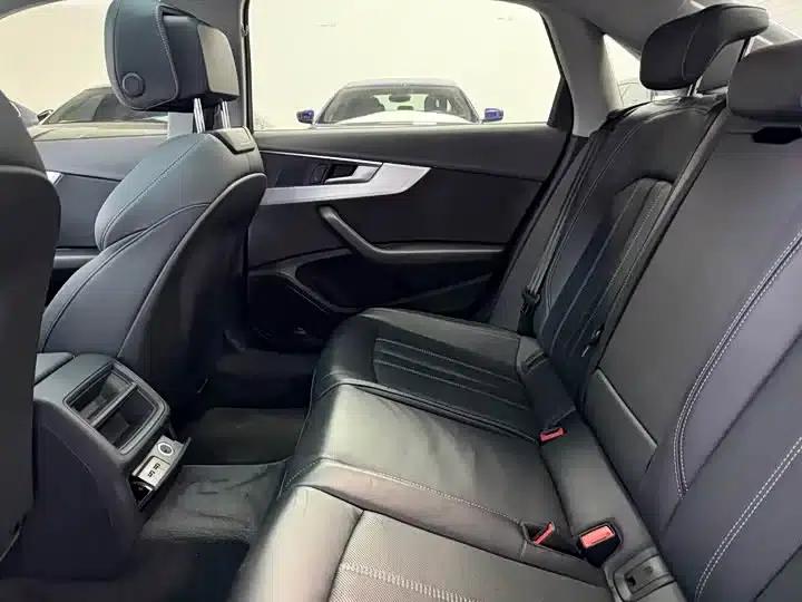 Audi A4L 2022 40 TFSI Fashion Dynamic Edition — миниатюра 7