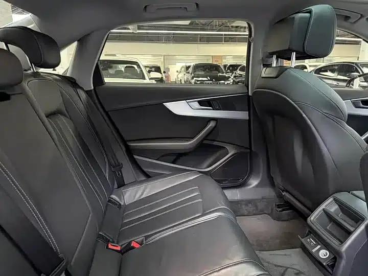 Audi A4L 2022 40 TFSI Fashion Dynamic Edition — миниатюра 10