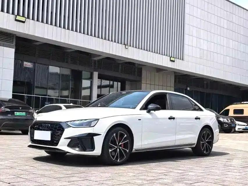 Audi A4L 2022 40 TFSI Luxury Dynamic — миниатюра 1
