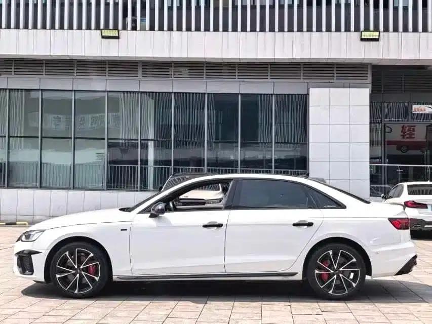 Audi A4L 2022 40 TFSI Luxury Dynamic — миниатюра 9