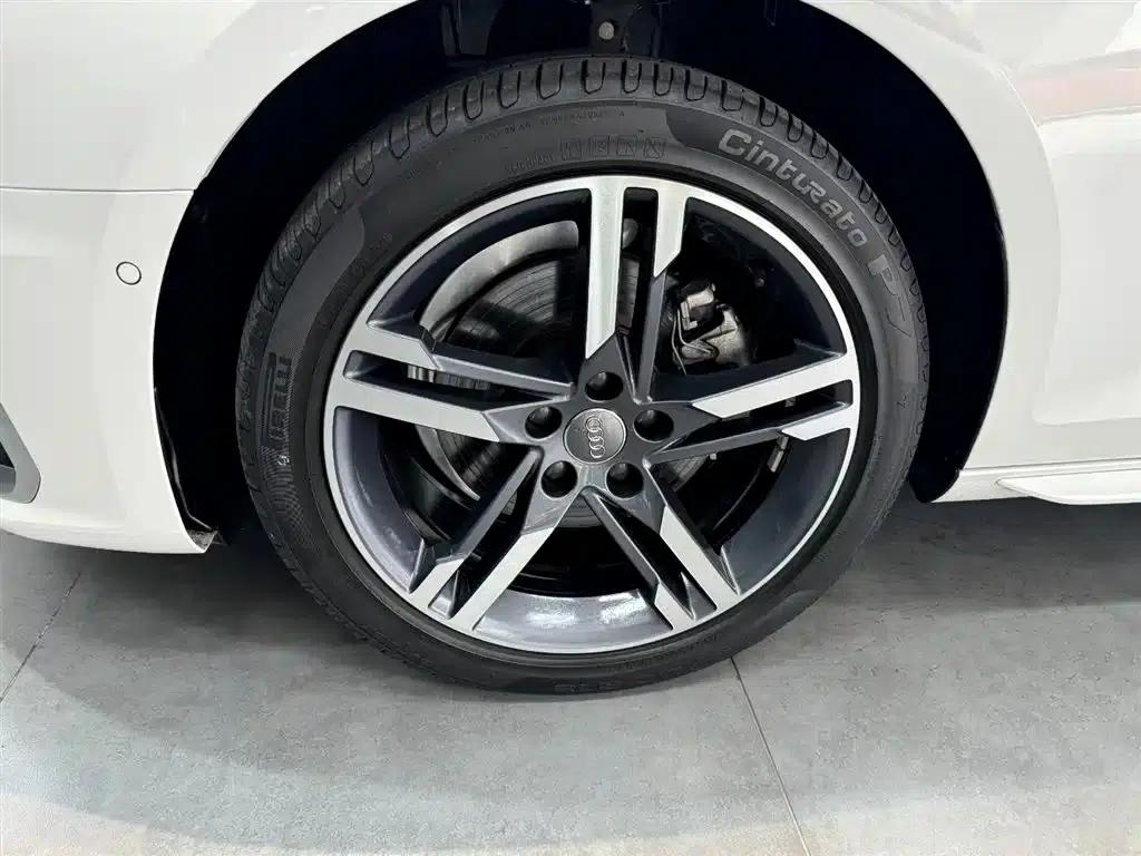 Audi A4L 2020 40 TFSI quattro Luxury Dynamic — миниатюра 6