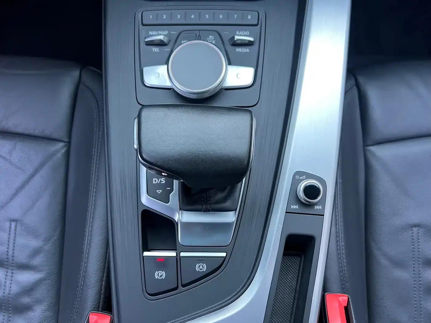 Audi A4L 2019 40 TFSI Fashion Edition (National V Emission Standard) — миниатюра 17