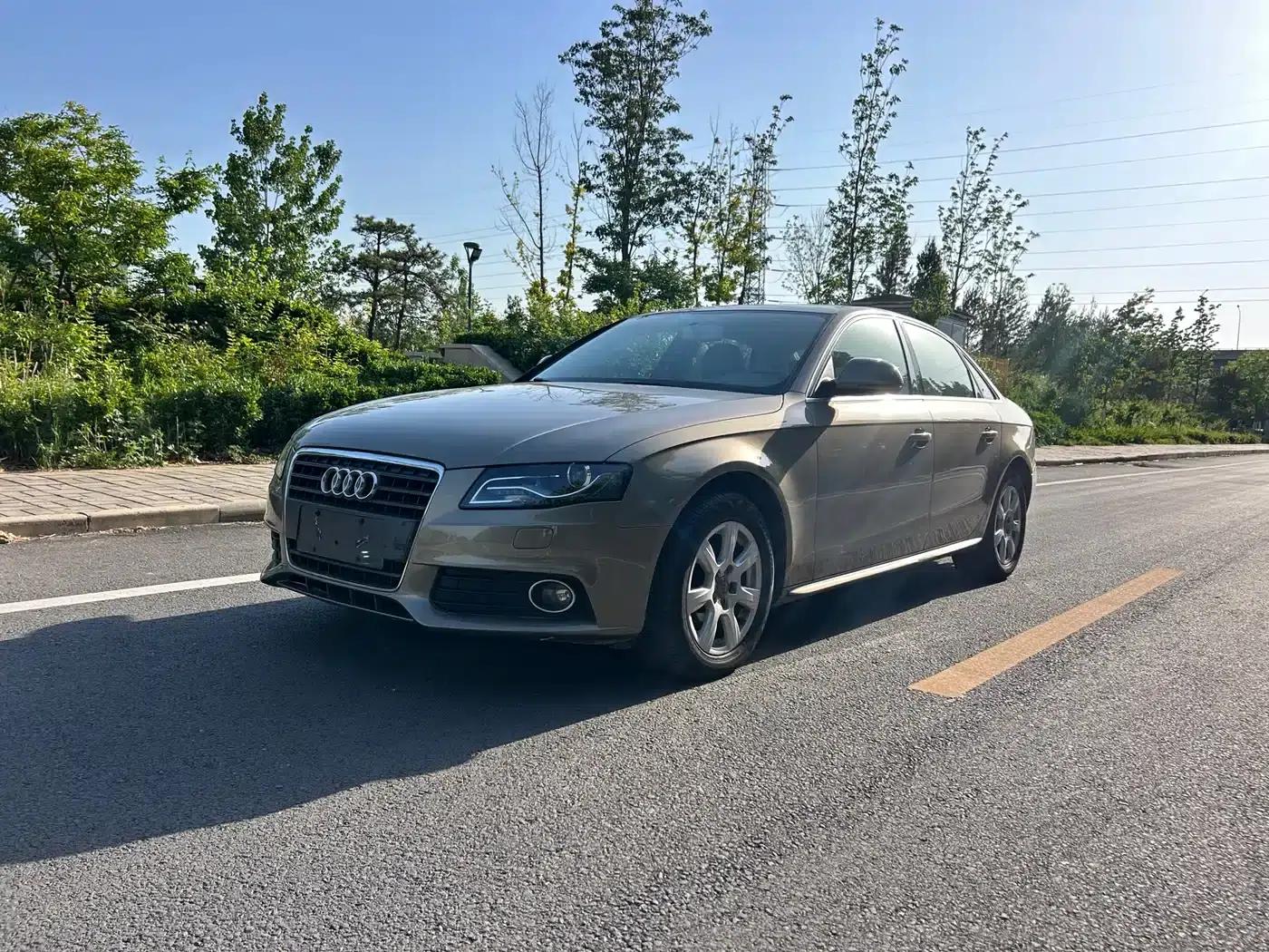 Audi A4L 2011 2.0 TFSI Technology Edition — миниатюра 1