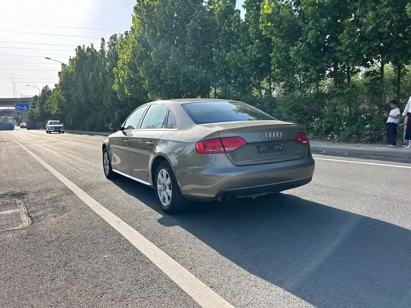 Audi A4L 2011 2.0 TFSI Technology Edition — миниатюра 12