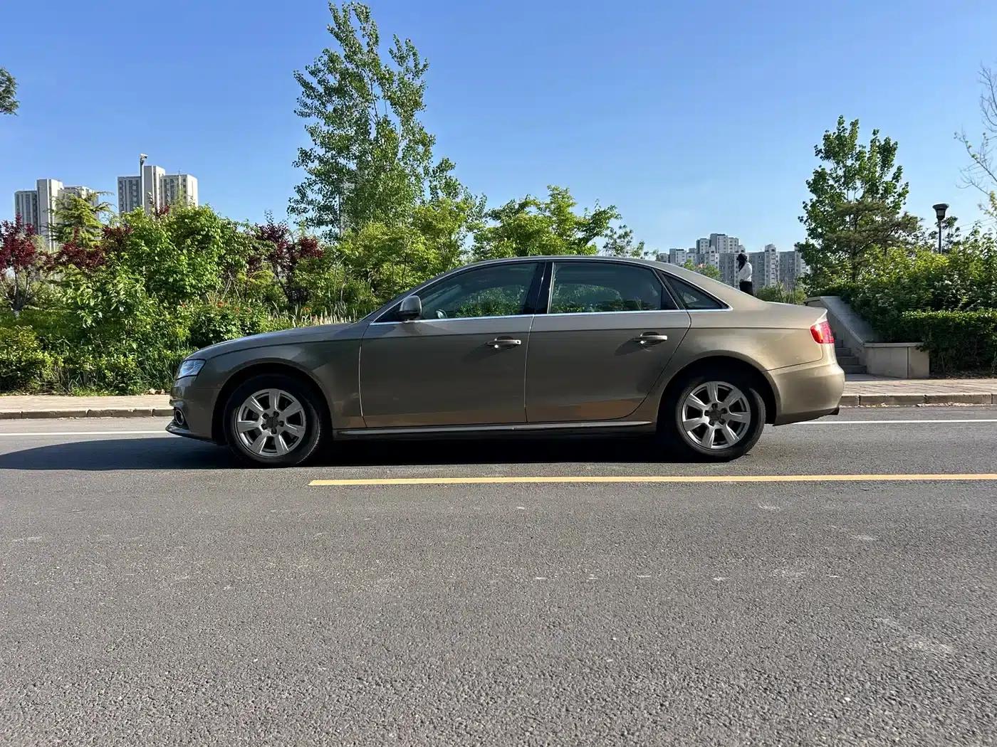 Audi A4L 2011 2.0 TFSI Technology Edition — миниатюра 4