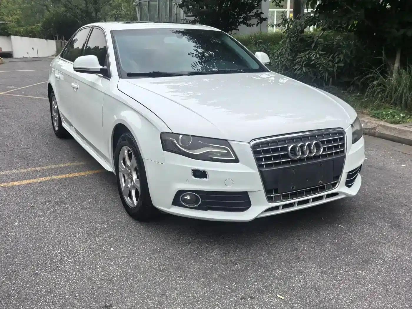 Audi A4L 2011 2.0 TFSI Standard Edition — миниатюра 1