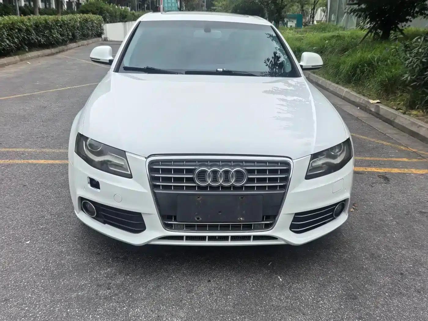 Audi A4L 2011 2.0 TFSI Standard Edition — миниатюра 2