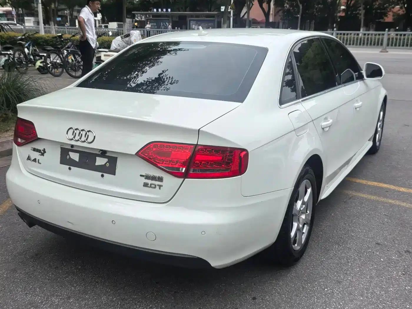 Audi A4L 2011 2.0 TFSI Standard Edition — миниатюра 11