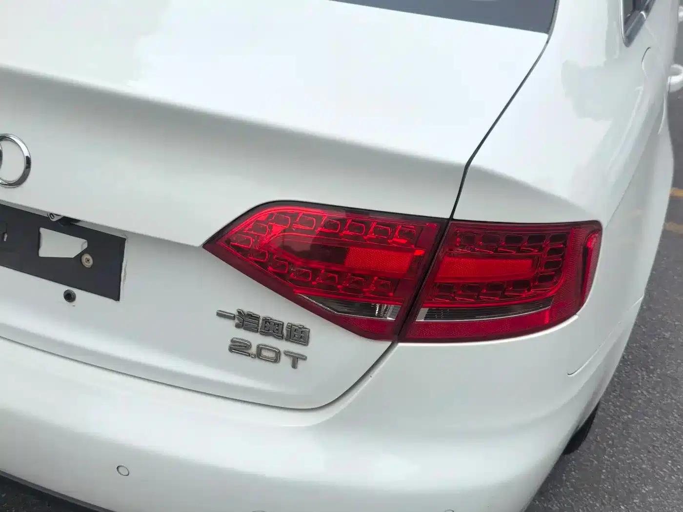 Audi A4L 2011 2.0 TFSI Standard Edition — миниатюра 12