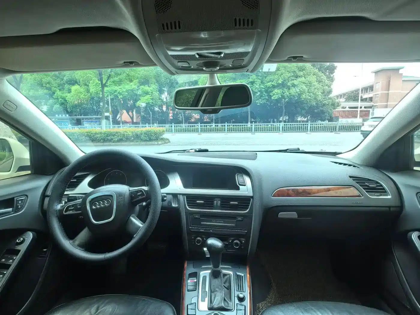 Audi A4L 2011 2.0 TFSI Standard Edition — миниатюра 13