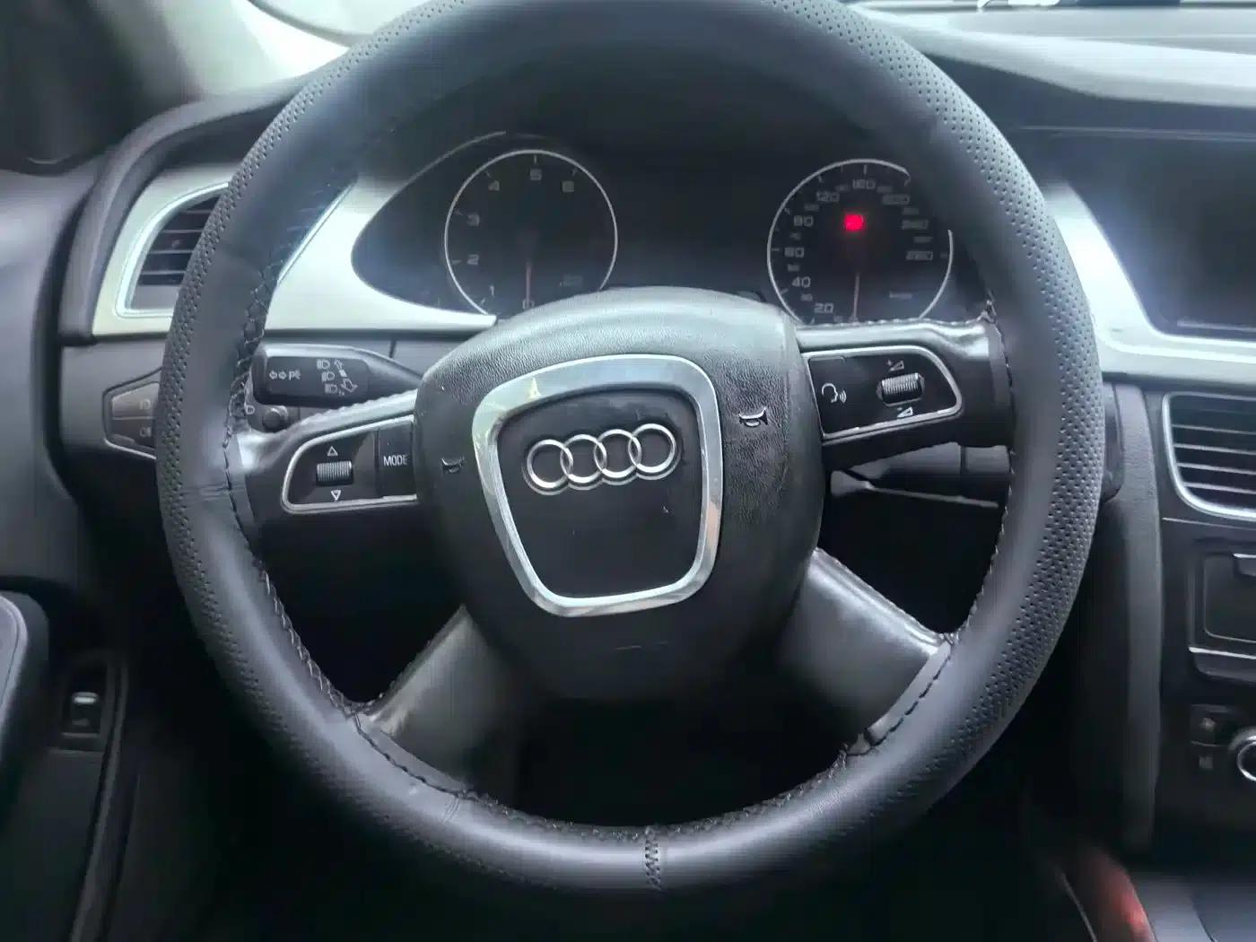 Audi A4L 2011 2.0 TFSI Standard Edition — миниатюра 14
