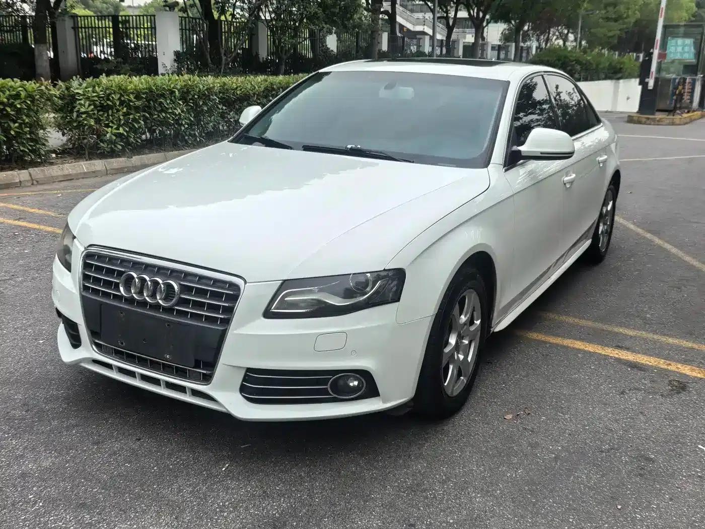 Audi A4L 2011 2.0 TFSI Standard Edition — миниатюра 3