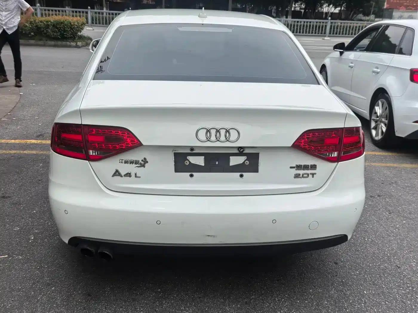 Audi A4L 2011 2.0 TFSI Standard Edition — миниатюра 10