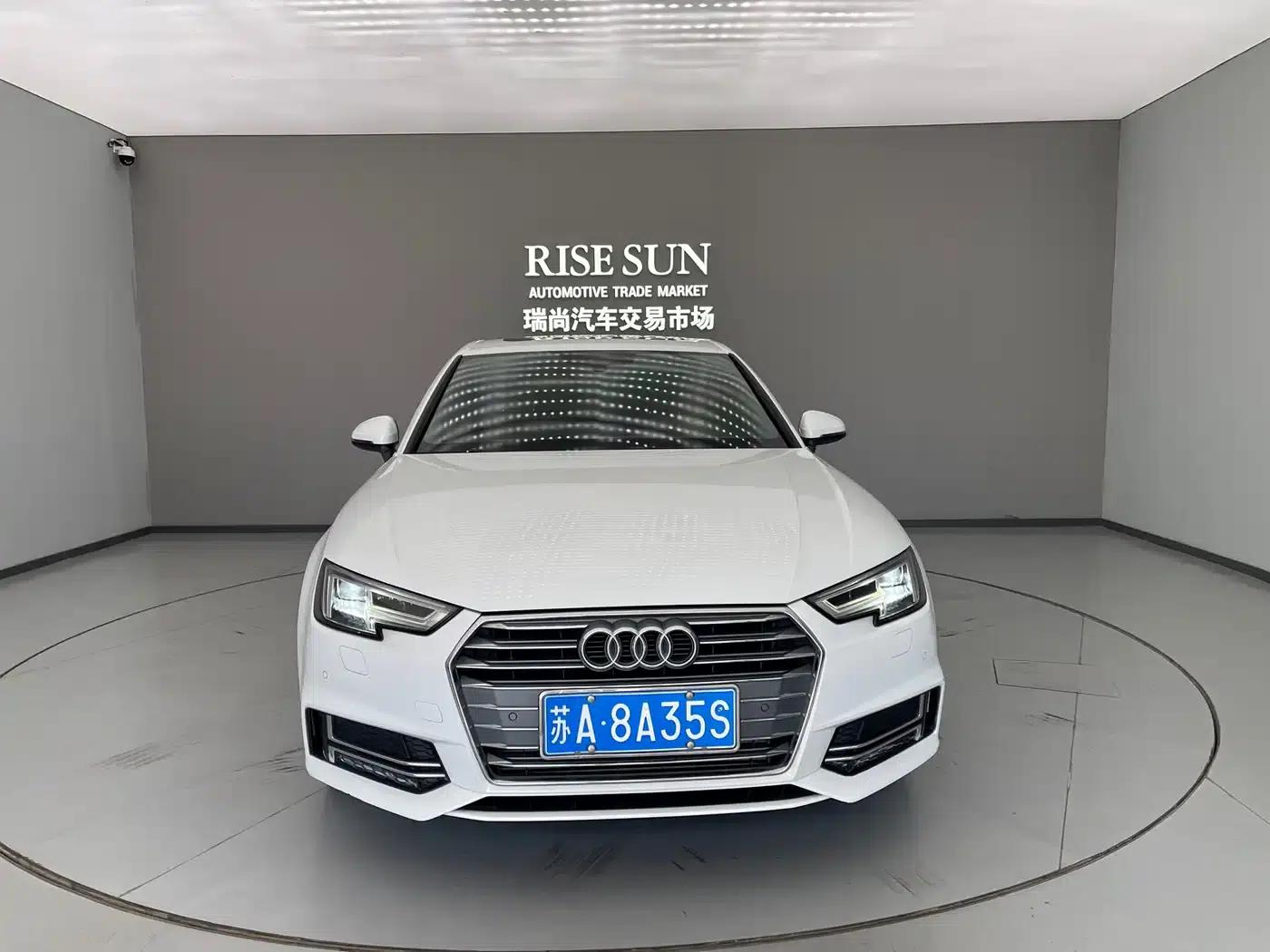 Audi A4L 2018 30th Anniversary Edition 40 TFSI Fashion Model — миниатюра 2