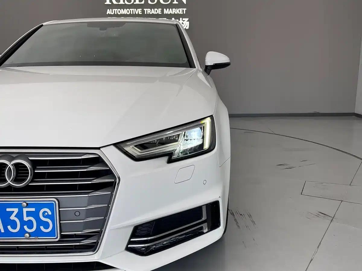 Audi A4L 2018 30th Anniversary Edition 40 TFSI Fashion Model — миниатюра 13