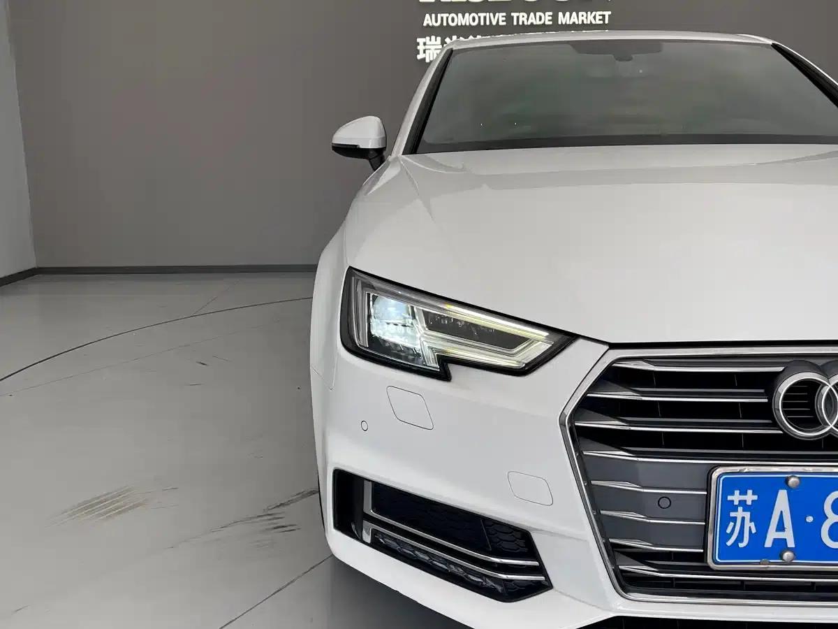Audi A4L 2018 30th Anniversary Edition 40 TFSI Fashion Model — миниатюра 15