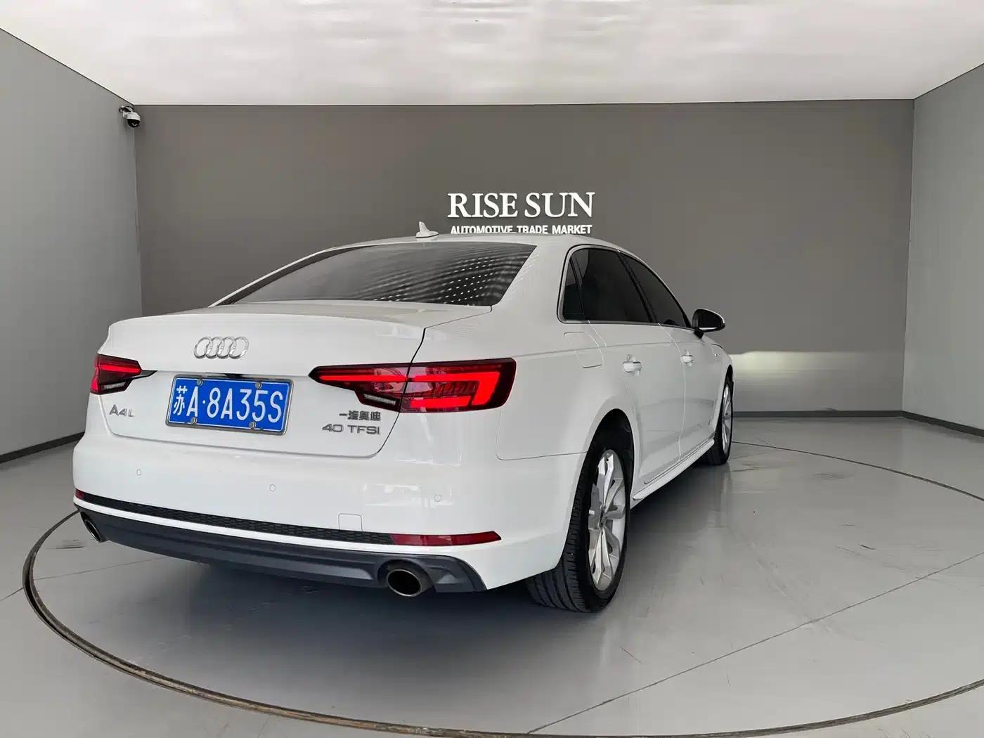 Audi A4L 2018 30th Anniversary Edition 40 TFSI Fashion Model — миниатюра 4